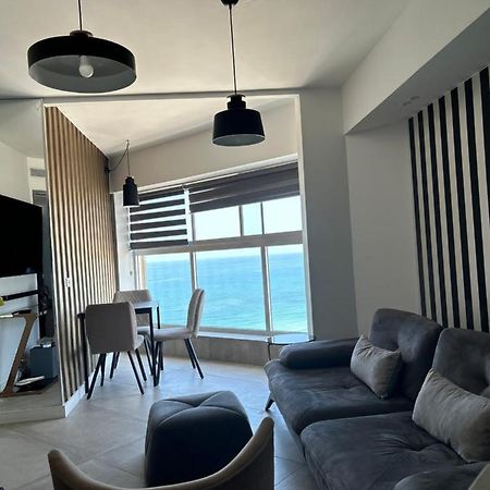 Beachfront Apartment Bat Yam Eksteriør billede