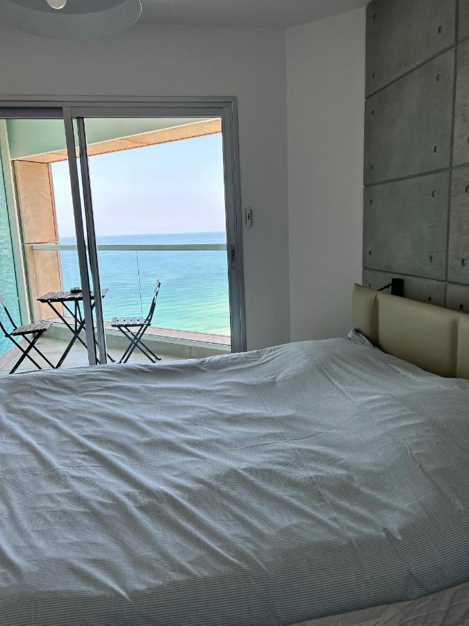 Beachfront Apartment Bat Yam Eksteriør billede