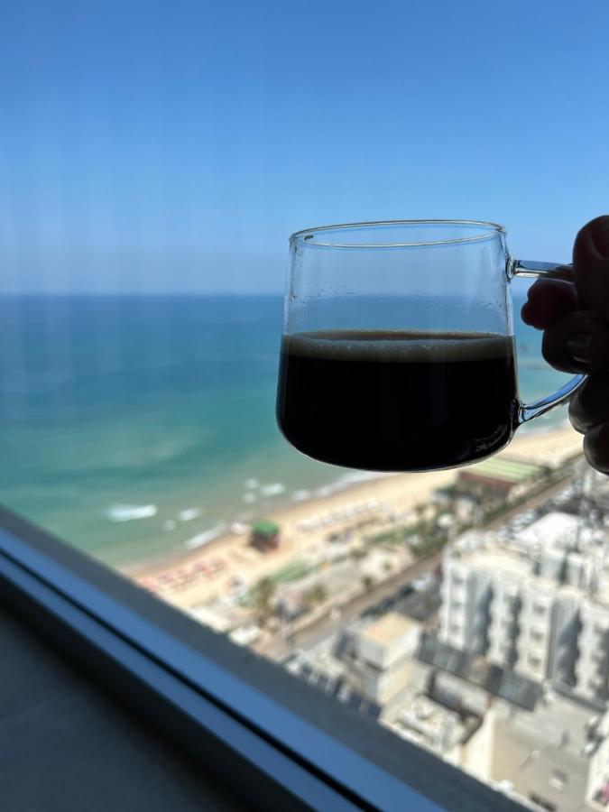 Beachfront Apartment Bat Yam Eksteriør billede